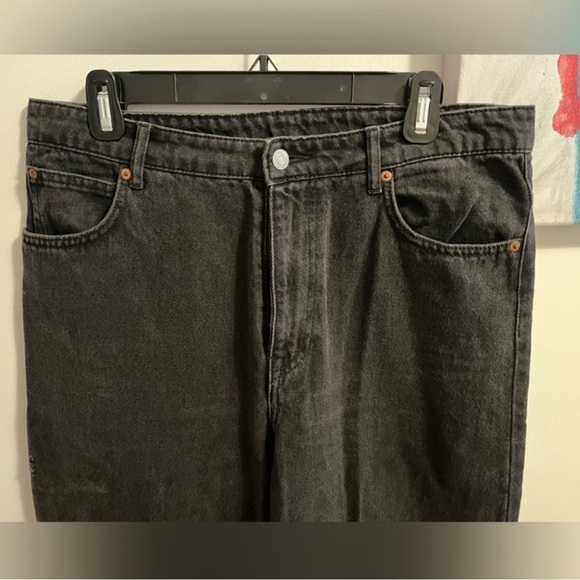 H&M Black Relaxed Fit Jeans with Straight Cut- Size 10 NWOT - Picture 6 of 9